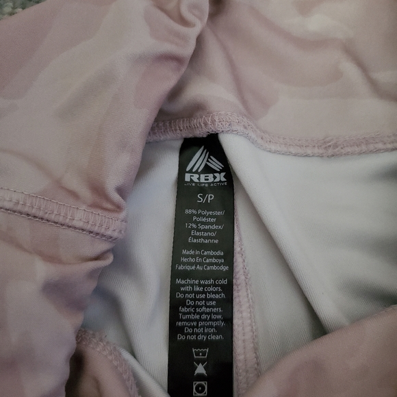 2 pair workout Capri leggings, size Sm - Picture 2 of 3